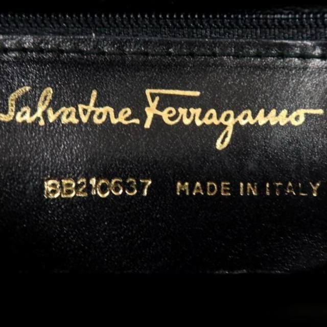 Salvatore Ferragamo フェラガモ ヴァラリボン クロコダイル 型押し レザー ショルダーバッグ ブラック G金具 < ブランド Salvatore Ferragamo フェラガモ ヴァラリボン クロコダイル 型押し レザー ショルダーバッグ ブラック G金具 < ブランドの