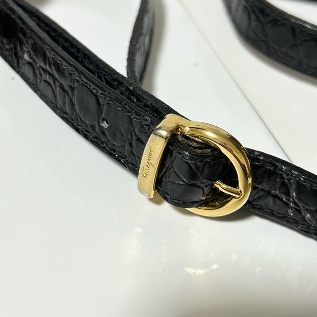 Salvatore Ferragamo フェラガモ ヴァラリボン クロコダイル 型押し レザー ショルダーバッグ ブラック G金具 < ブランド Salvatore Ferragamo フェラガモ ヴァラリボン クロコダイル 型押し レザー ショルダーバッグ ブラック G金具 < ブランドの
