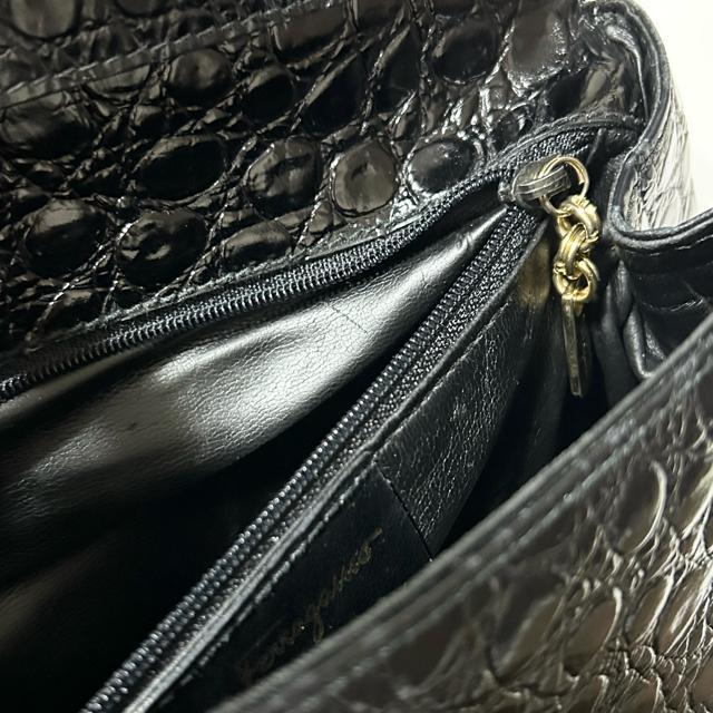 Salvatore Ferragamo フェラガモ ヴァラリボン クロコダイル 型押し レザー ショルダーバッグ ブラック G金具 < ブランド Salvatore Ferragamo フェラガモ ヴァラリボン クロコダイル 型押し レザー ショルダーバッグ ブラック G金具 < ブランドの