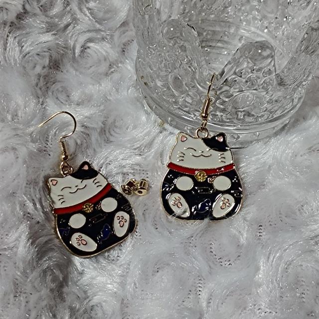 新品★両耳用★招き猫のフックピアス < 女性アクセサリー/時計  新品★両耳用★招き猫のフックピアス  < 女性アクセサリー/時計の