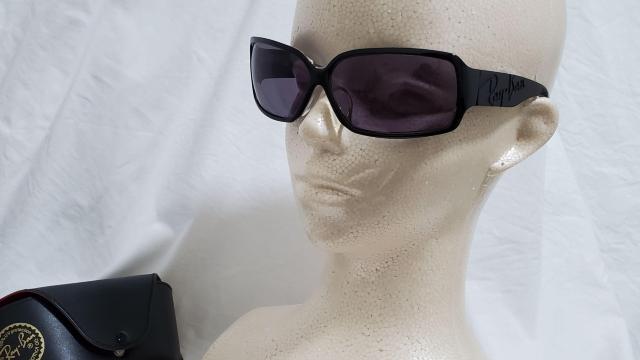 正規良 レイバン オールドクラシック ロゴ レタリング スケルトンフルフレームサングラス 黒 アイコンアイウェア○メガネ 付属有 < ブランド  正規良 レイバン オールドクラシック ロゴ レタリング スケルトンフルフレームサングラス 黒 アイコンアイウェア○メガネ 付属有 < ブランドの