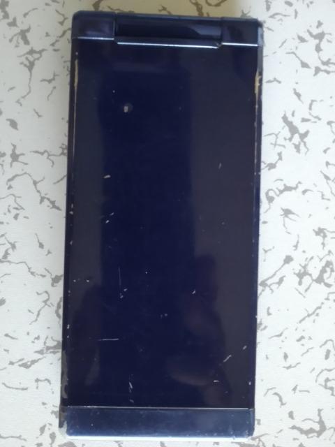 au K009(�{��+�o�b�e���[) 