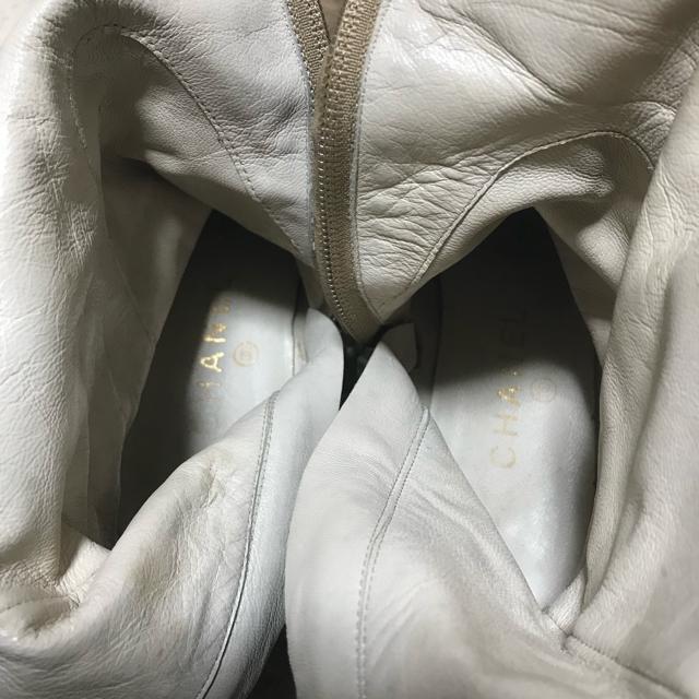 正規品 シャネル スエードロングブーツ ベージュ系 36.5 23.5cm位 < ブランド  正規品 シャネル スエードロングブーツ ベージュ系 36.5 23.5cm位 < ブランドの