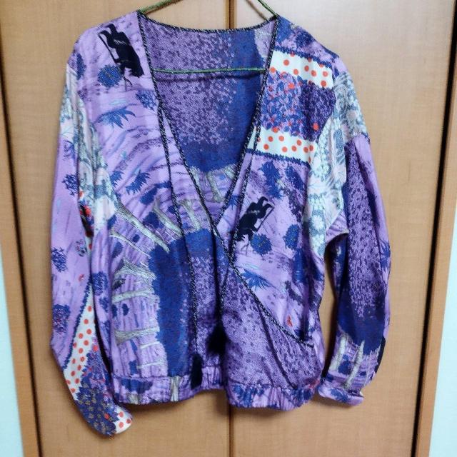 TSUMORI CHISATO 紫 絹100 森のくまさん柄カシュクールブラウス < ブランド  TSUMORI CHISATO 紫 絹100 森のくまさん柄カシュクールブラウス  < ブランドの