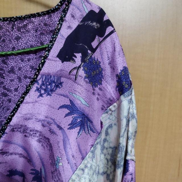 TSUMORI CHISATO 紫 絹100 森のくまさん柄カシュクールブラウス < ブランド  TSUMORI CHISATO 紫 絹100 森のくまさん柄カシュクールブラウス < ブランドの