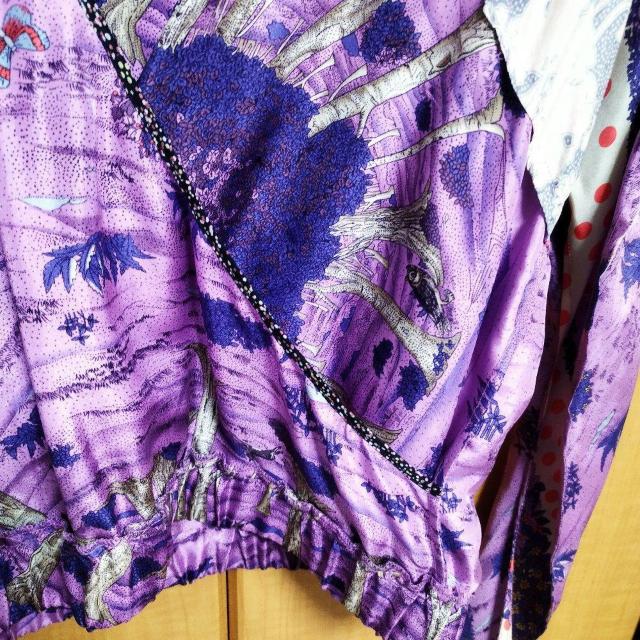 TSUMORI CHISATO 紫 絹100 森のくまさん柄カシュクールブラウス < ブランド  TSUMORI CHISATO 紫 絹100 森のくまさん柄カシュクールブラウス < ブランドの