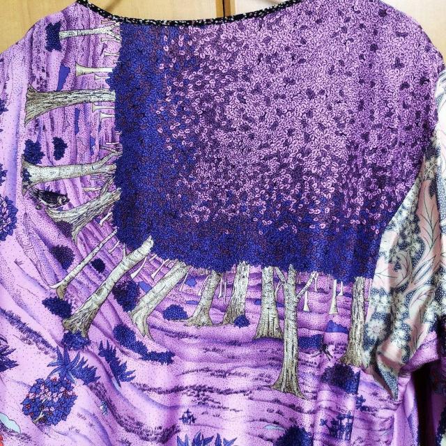 TSUMORI CHISATO 紫 絹100 森のくまさん柄カシュクールブラウス < ブランド  TSUMORI CHISATO 紫 絹100 森のくまさん柄カシュクールブラウス < ブランドの