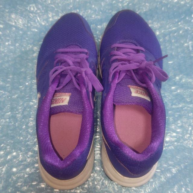 NIKEスニーカー 紫 パープル 訳あり 送料無料 ほぼ新品 左右サイズ違い ダウンシフター6 < ブランド  NIKEスニーカー 紫 パープル 訳あり 送料無料 ほぼ新品 左右サイズ違い ダウンシフター6 < ブランドの