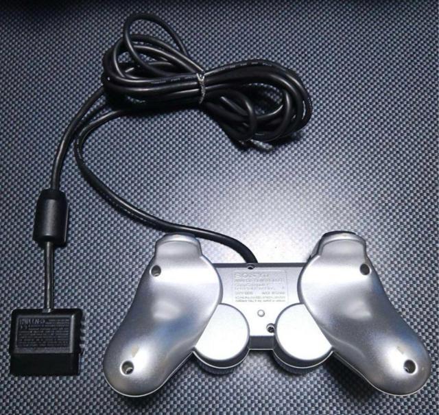 PS2 純正コントローラ 銀 シルバー 04 (SCPH-10010) デュアルショック2 < ゲーム本体/ソフト PS2 純正コントローラ 銀 シルバー 04 (SCPH-10010) デュアルショック2 < ゲーム本体/ソフトの