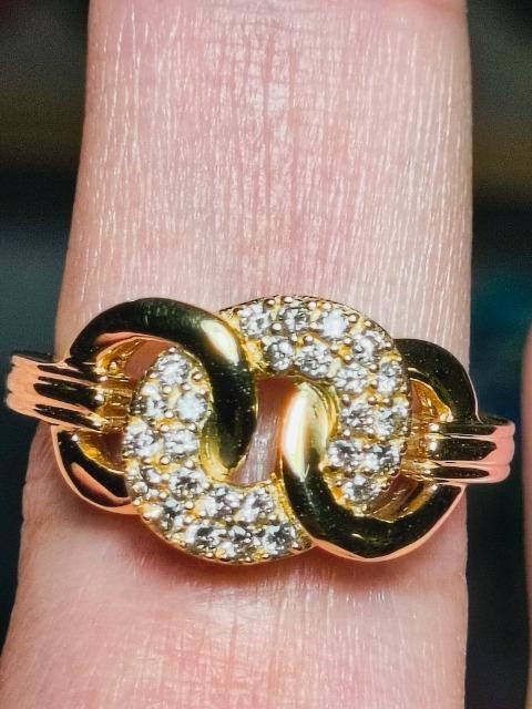 GSTVドーナッツ型の美しいK18金の天然ダイヤ0.27ctが煌めく4.78gの程良いボリュームリングさん大好き(*^^*)♪ < 女性アクセサリー/時計 GSTVドーナッツ型の美しいK18金の天然ダイヤ0.27ctが煌めく4.78gの程良いボリュームリングさん大好き(*^^*)♪ < 女性アクセサリー/時計の