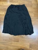 新品未使用タグなし ベルーナ 黒のロングスカート 3L