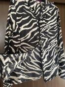 NORTH FACE PURPLE LABEL ノースフェイス パープルレーベルNP2236N パーカー 白黒 ゼブラ サイズ M