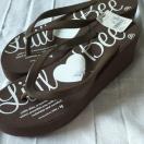 Little ?Bee@T_@uE@Vi@M[@A