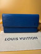 ���C���B�g�� �G�s �|���g �g���]�[�� �C���^�[�i�V���i�� �����z �u���[