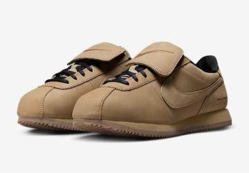 ��NIKE �R���e�b�c ���U�[ SE��