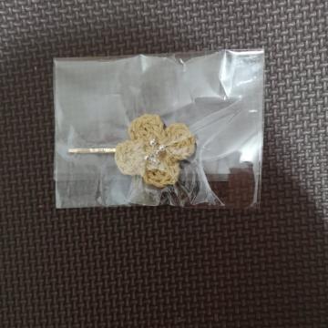 ハンドメイドのヘアピン