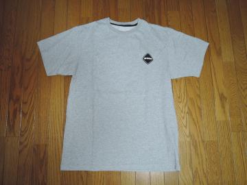 F.C.Real Bristol�G�t�V�[���A���u���X�g�� 23AW�G���u����T�V���c S�D LETTERED EMBLEM TEE