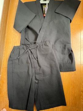 Mサイズ!高貴紳士的!男気溢れる!黒!背中にプリント!かっこいい!甚平!上下セット!ポケットあり!前開きありファスナー式!新品!