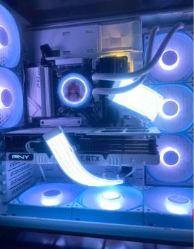 yVinCXybNEzRyzen9 7950X3D RTX4070 TiyLianliz