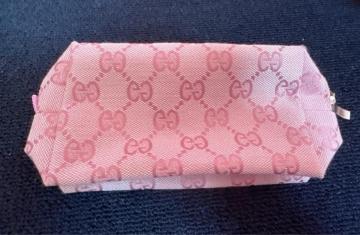 ��GUCCI�����K�i�|�[�`