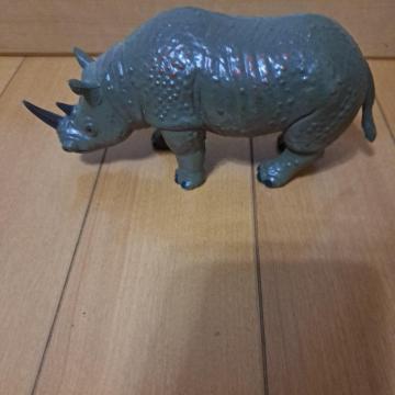 サイのフィギュア