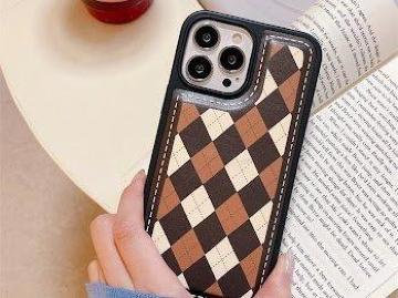 iPhone 13 A[KC `FbN g ACtH X}z P[X smartphone case uE