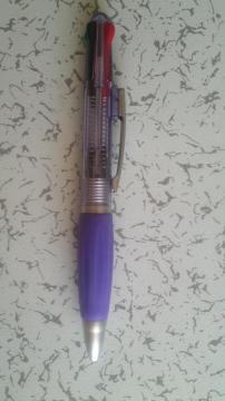 新品 4色ボールペン