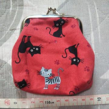 ハンドメイド 布製黒猫がま口 小銭入れ、小物入れ、ポーチに