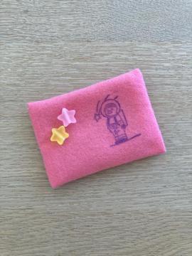 �n���h���C�h���ӂ�����~�j�|�P�b�g�e�B�b�V���P�[�X