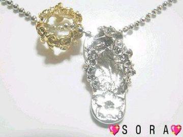 【プラチナ】ハワイアン♪フラワービーチサンダルネックレス
