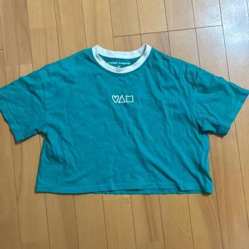 MサイズのレディースTシャツ