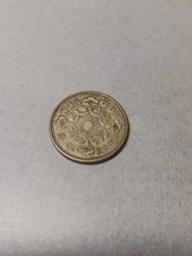 100�~��ݏ��a33�N