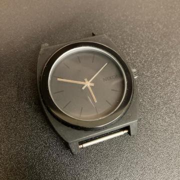  NIXON jN\ MINIMAL rv