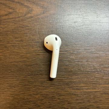  Apple Abv AirPods 񐢑 ̂ A2031