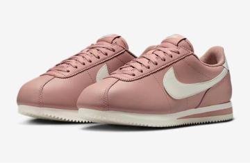NIKE Rebc U[