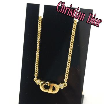 Christian Dior �l�b�N���X