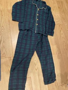 西松屋 キッズチェック柄パジャマ 140cm