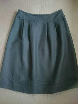 anySiS☆ひざ丈スカート★ふんわりタック入り☆ブラック★