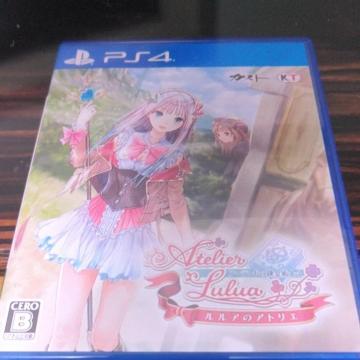 PS4 �����A�̃A�g���G