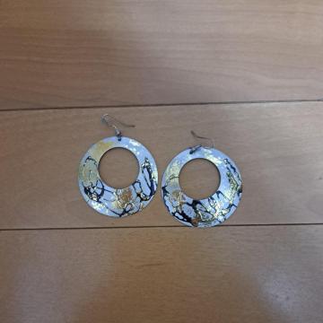 ピアス