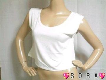 肩のシルエットが綺麗に見える肩パット入♪ノースリーブトップス