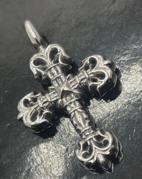 �y�ŏI���i�z�N�����n�[�c�@CHROME HEARTS�t�B���O���[�N���X�@�y���_���g�g�b�v