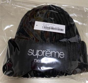 upremeClassic Logo Chunky Ribbed Beanie