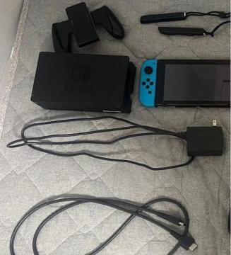 Nintendo Switch �X�C�b�`�@�{��