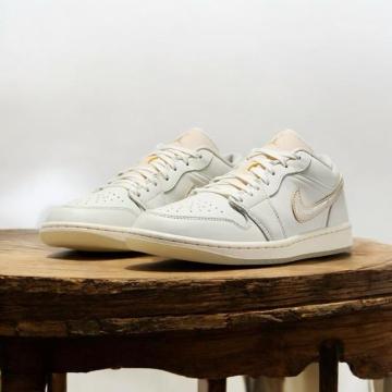 ��AIR JORDAN 1 LOW SE��