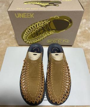 i@KEEN UNEEK SLIDE 1017221 SUNFLOWER US11 j[NXCh@Y@J[@RC