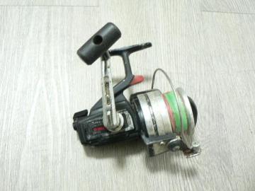 Daiwa ST-1000DX�E�X�s�j���O���[���E�����I