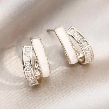 ���f�B�[�X�s�A�X�@�J���[�F�z���C�g�ƃS�[���h��zirconia�W���R�j�A ���t����2���C���@�f�U�C���@�s�A�X