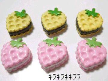 《New》<スイーツ>デコパーツ★ストロベリー型*クリームクッキー【6個セット】
