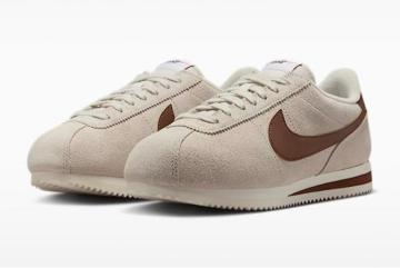 ��NIKE �R���e�b�c��